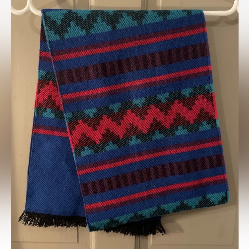 🔥5/$20🔥Vintage Courtelle 90s Colorful Zig Zag Acrylic Scarf 10.5”x62”